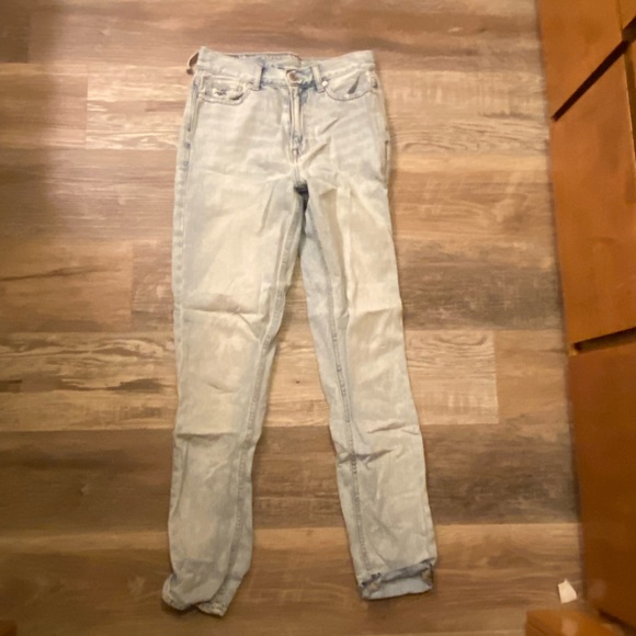 American Eagle Outfitters Denim - Light wash Mom jeans